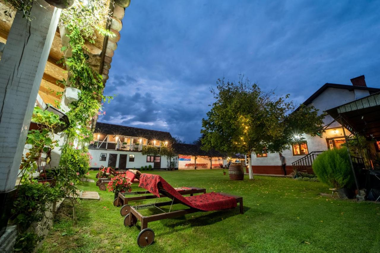 Domacinstvo Cikic Zasavica Guest House Exterior photo