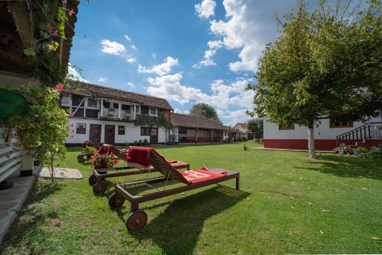 Domacinstvo Cikic Zasavica Guest House Exterior photo